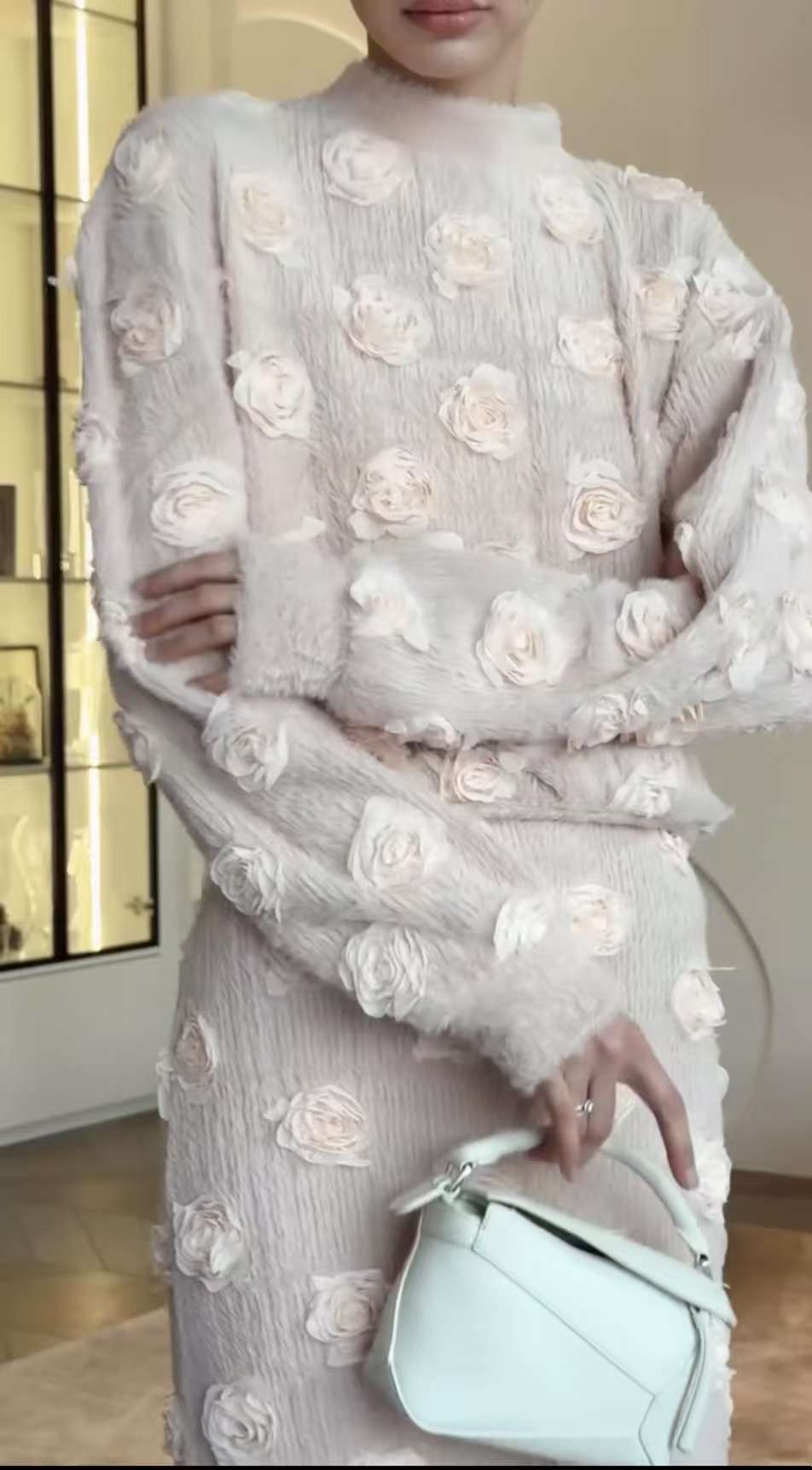 Elegant Textured 3D Floral Set image 4