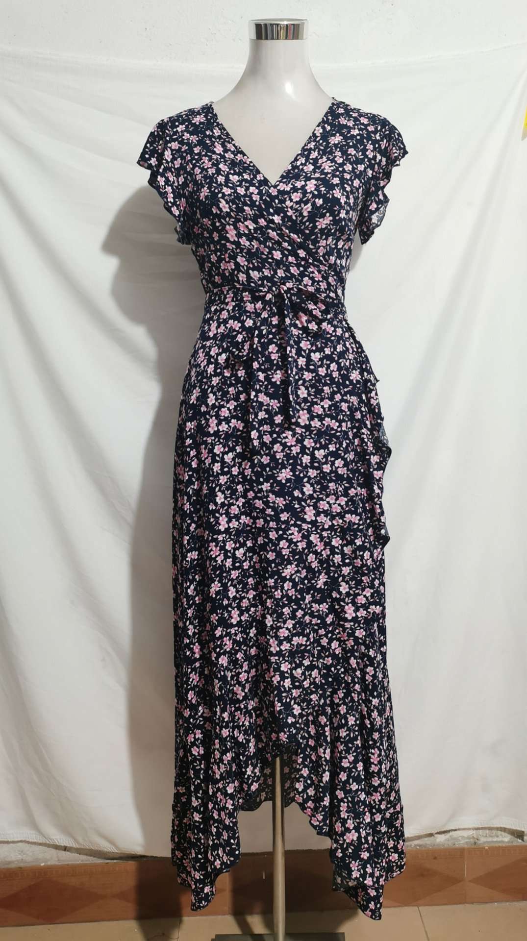 Flutter Sleeve Floral Midi Dress image 5