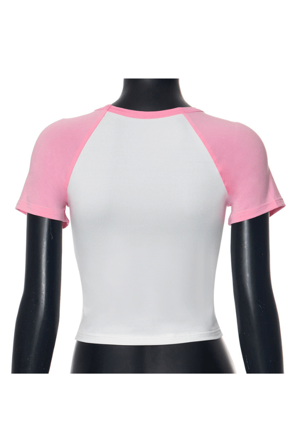 Letter Print Cropped Graphic Tee image 5