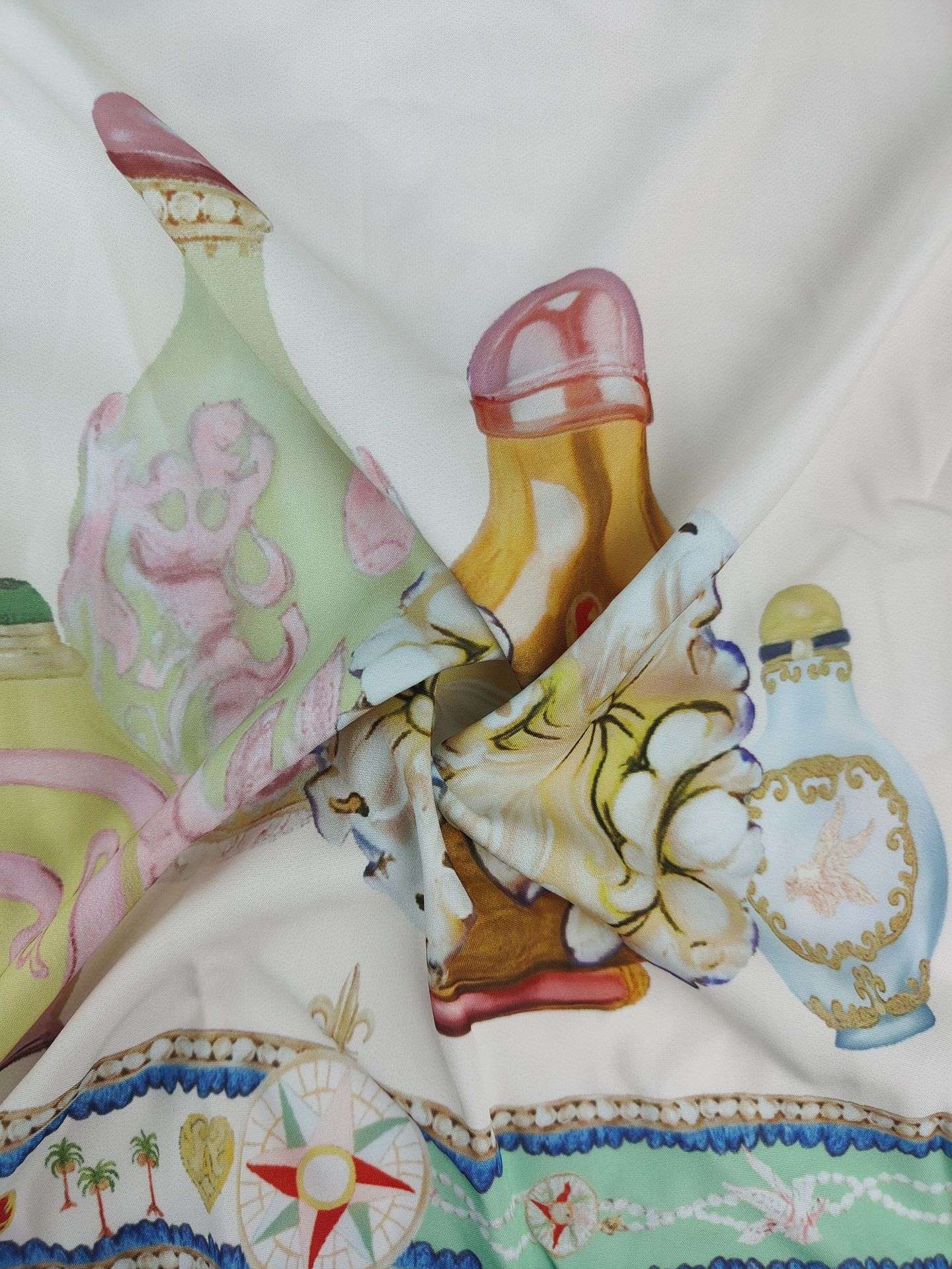 Two-Piece Set with Matching Pants and Shirt image 3