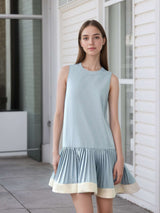 Sleeveless Pleated Dress with Contrasting Hem image 3