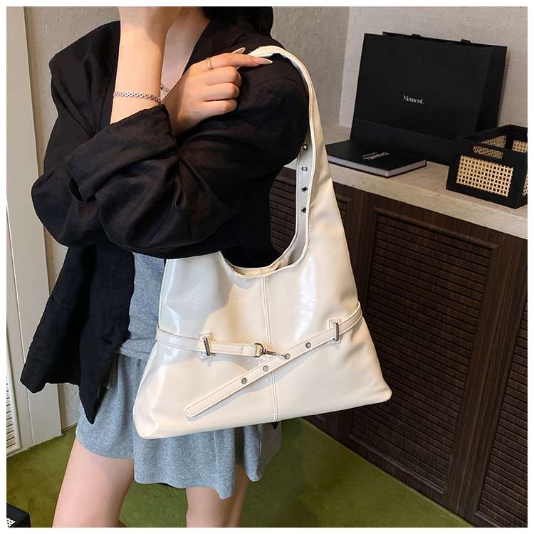 Glossy Shoulder Bag image 0