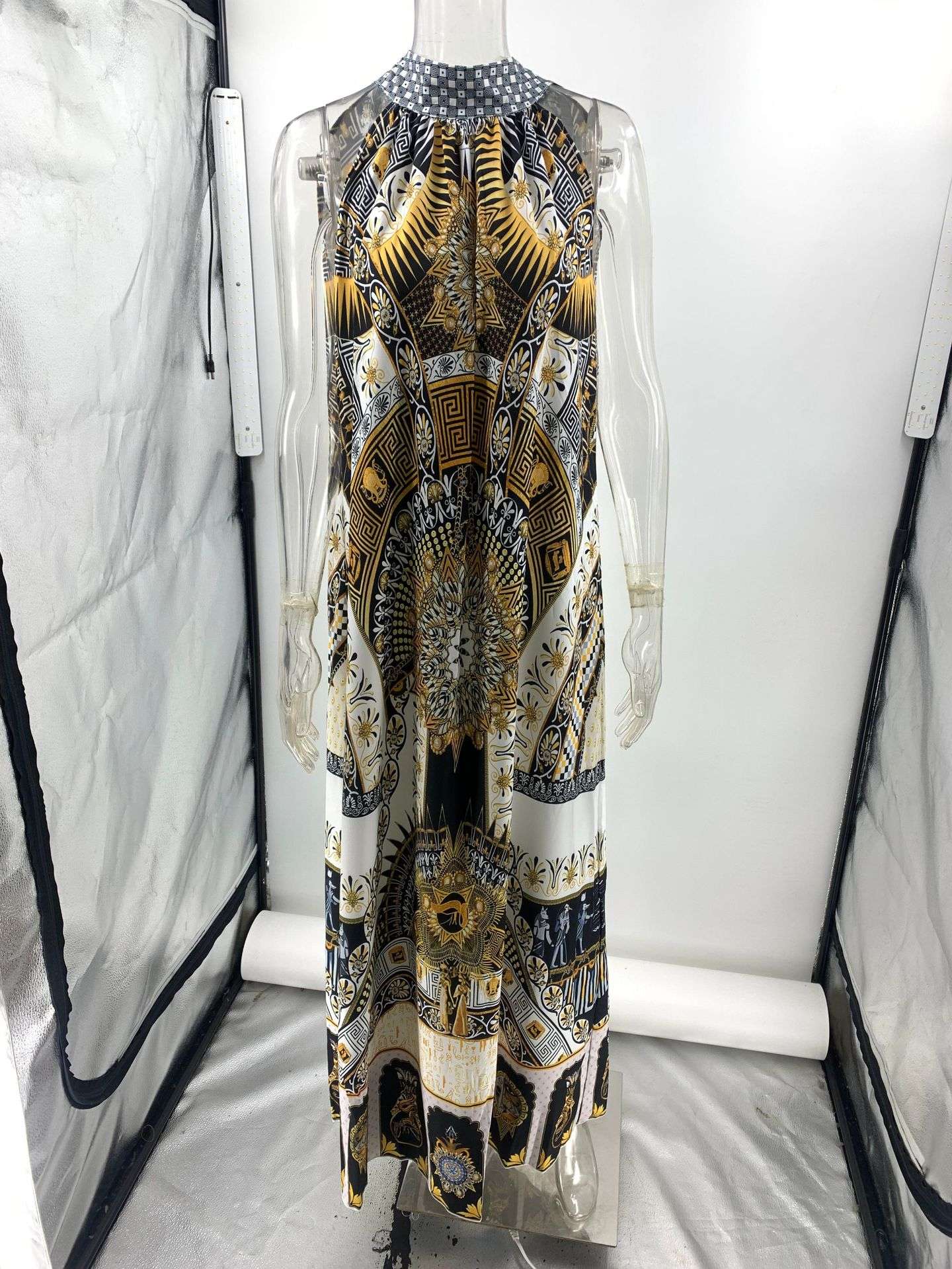 Halter Neck Patterned Maxi Dress image 3