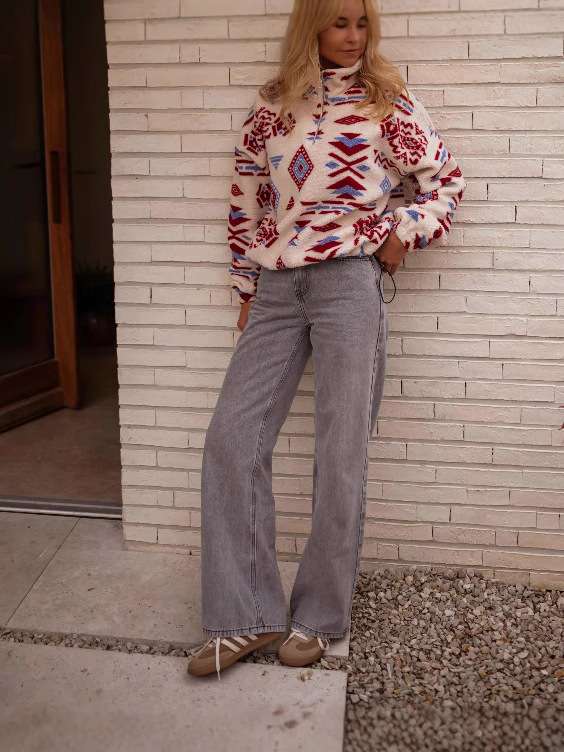 Cozy Geometric Pattern Fleece Pullover image 0