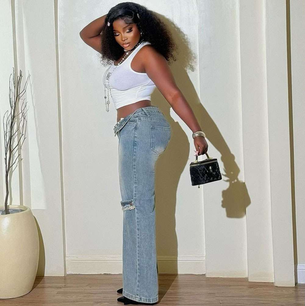 Buttoned Straight Jeans image 2
