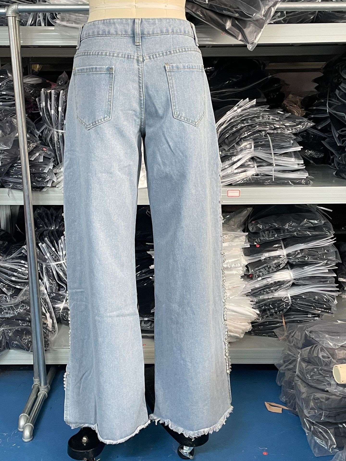 Wide-Leg Jeans with Frayed Hem image 4