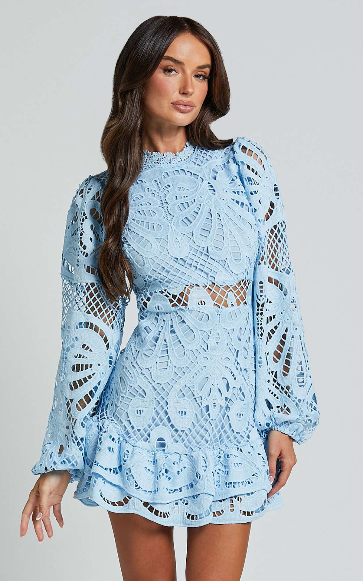 Vibrant Lace Dress with Ruffle Hem - L, Blue image