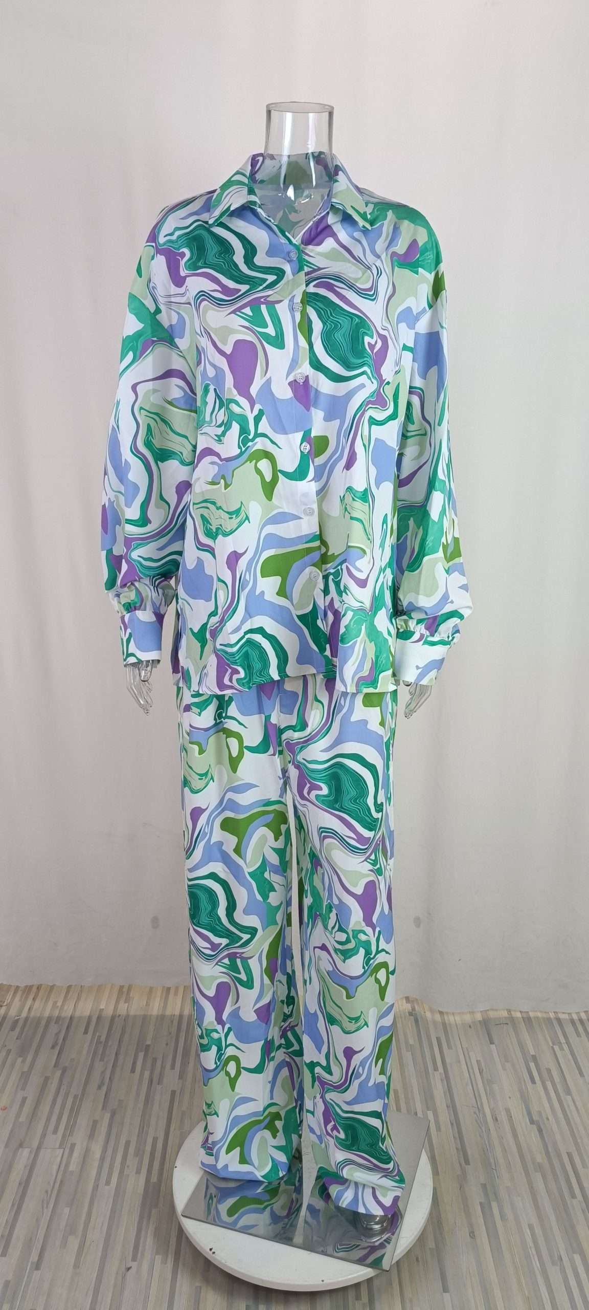 Abstract Pattern Lounge Set with Oversized Shirt & Wide-Leg Pants image 7