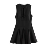 Elegant Sleeveless A-Line Dress - M, Black image
