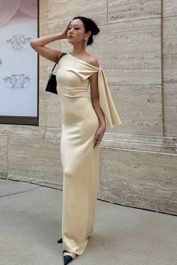 Knot Tie Asymmetric Shoulder Solid Color Maxi Dress image 3