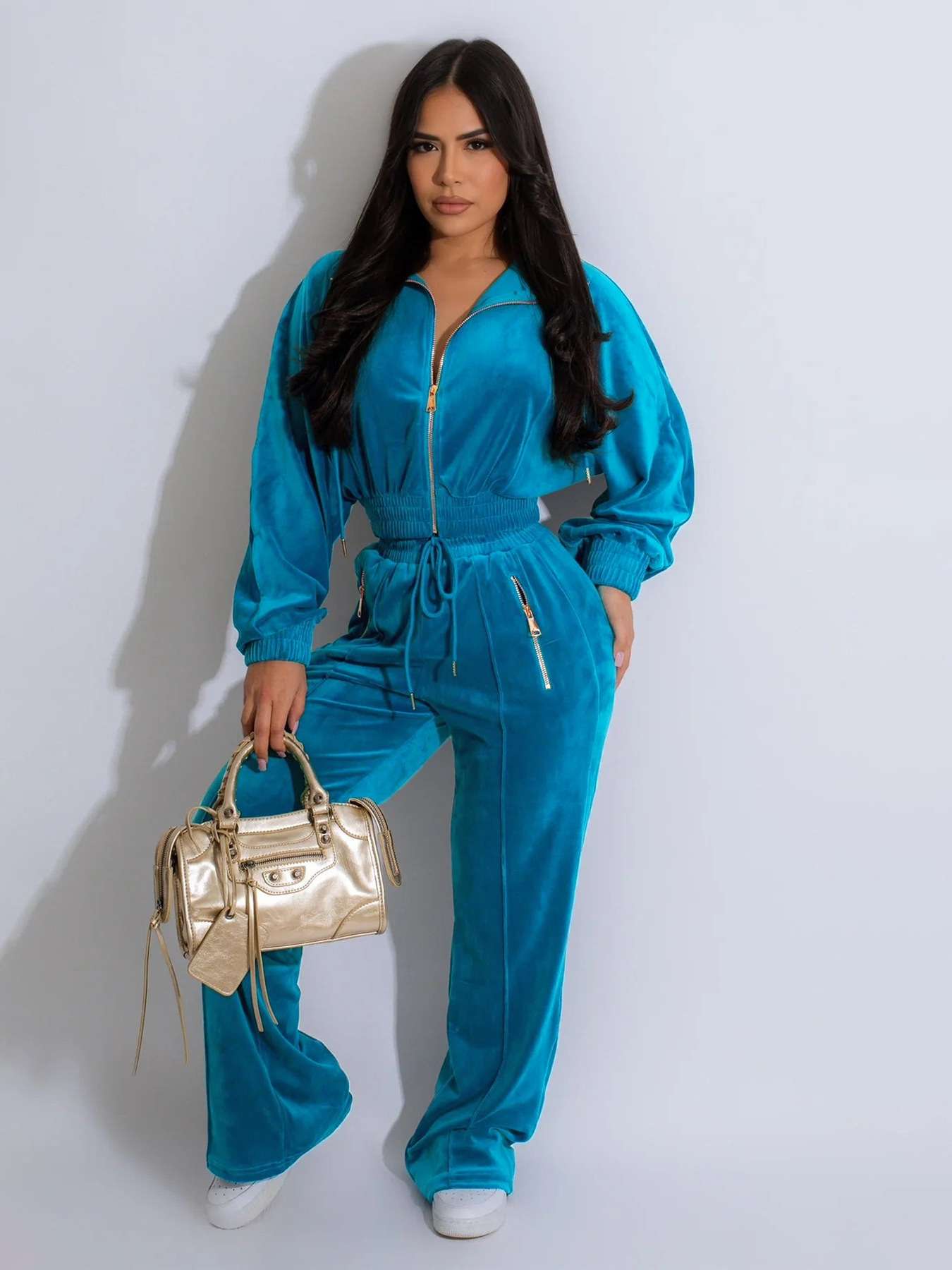 Bold Tracksuit with Gold Accents - L, Blue image