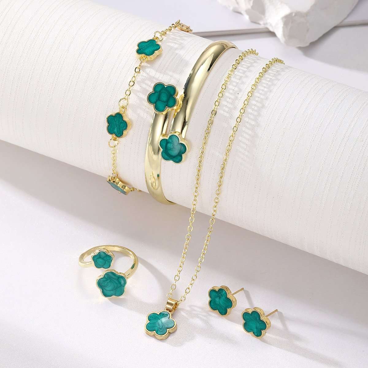 6 Pieces Trendy Womens Chain Set image 3