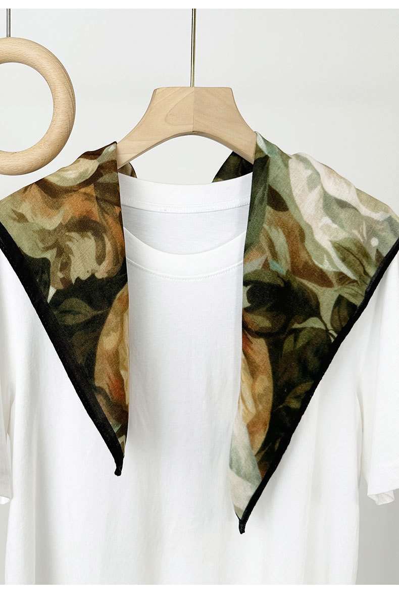 Vintage Floral Print Scarf image 3
