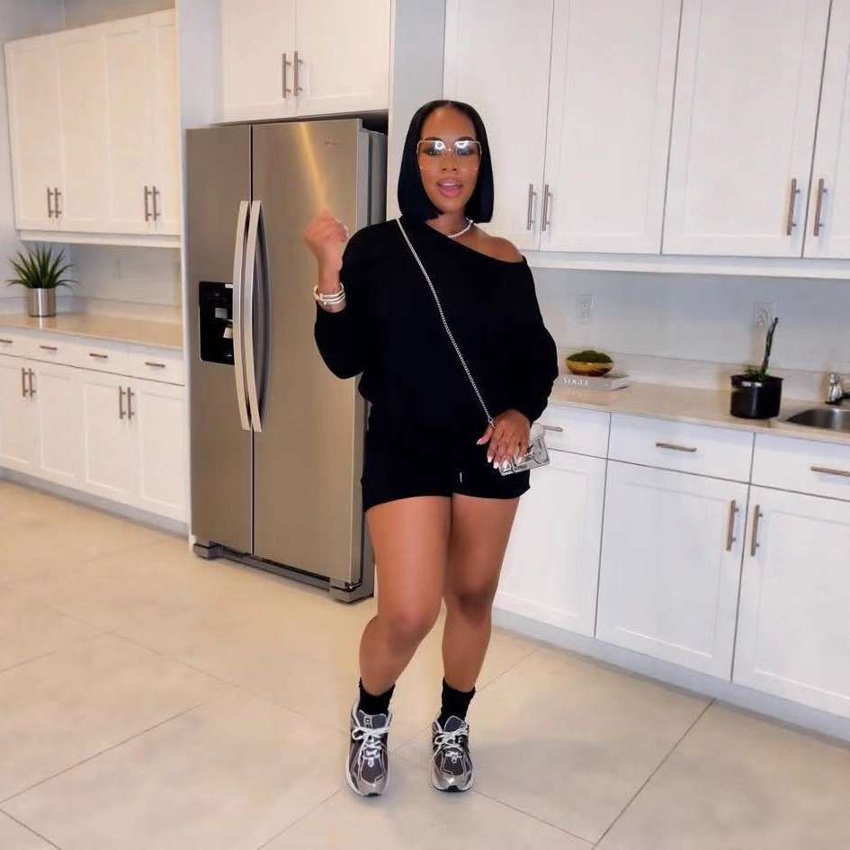 Casual Athletic Outfit image 1