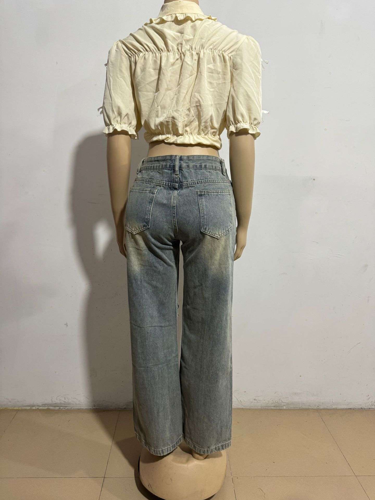 Buttoned Straight Jeans image 5