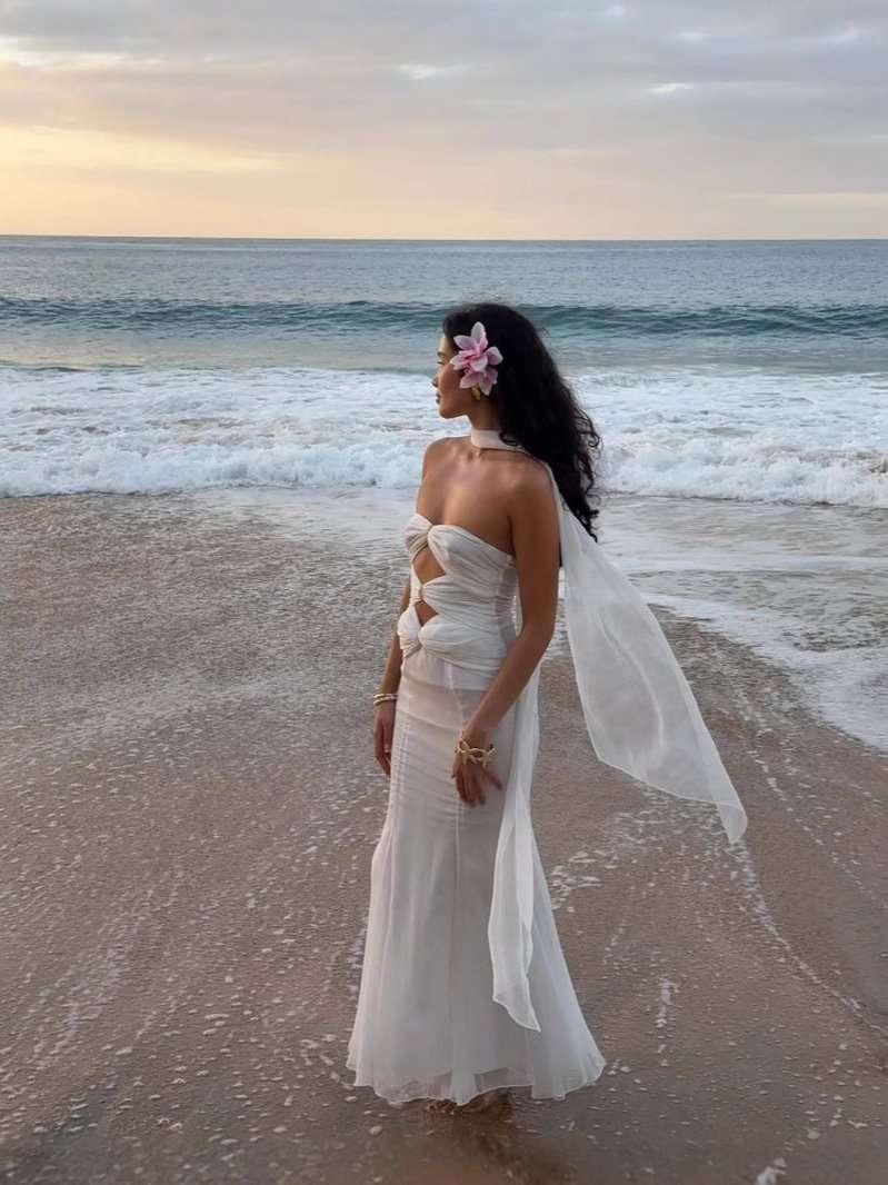 Elegant White Cut-Out Maxi Dress image 2