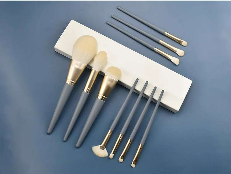10-Piece Makeup Brush Set image 3