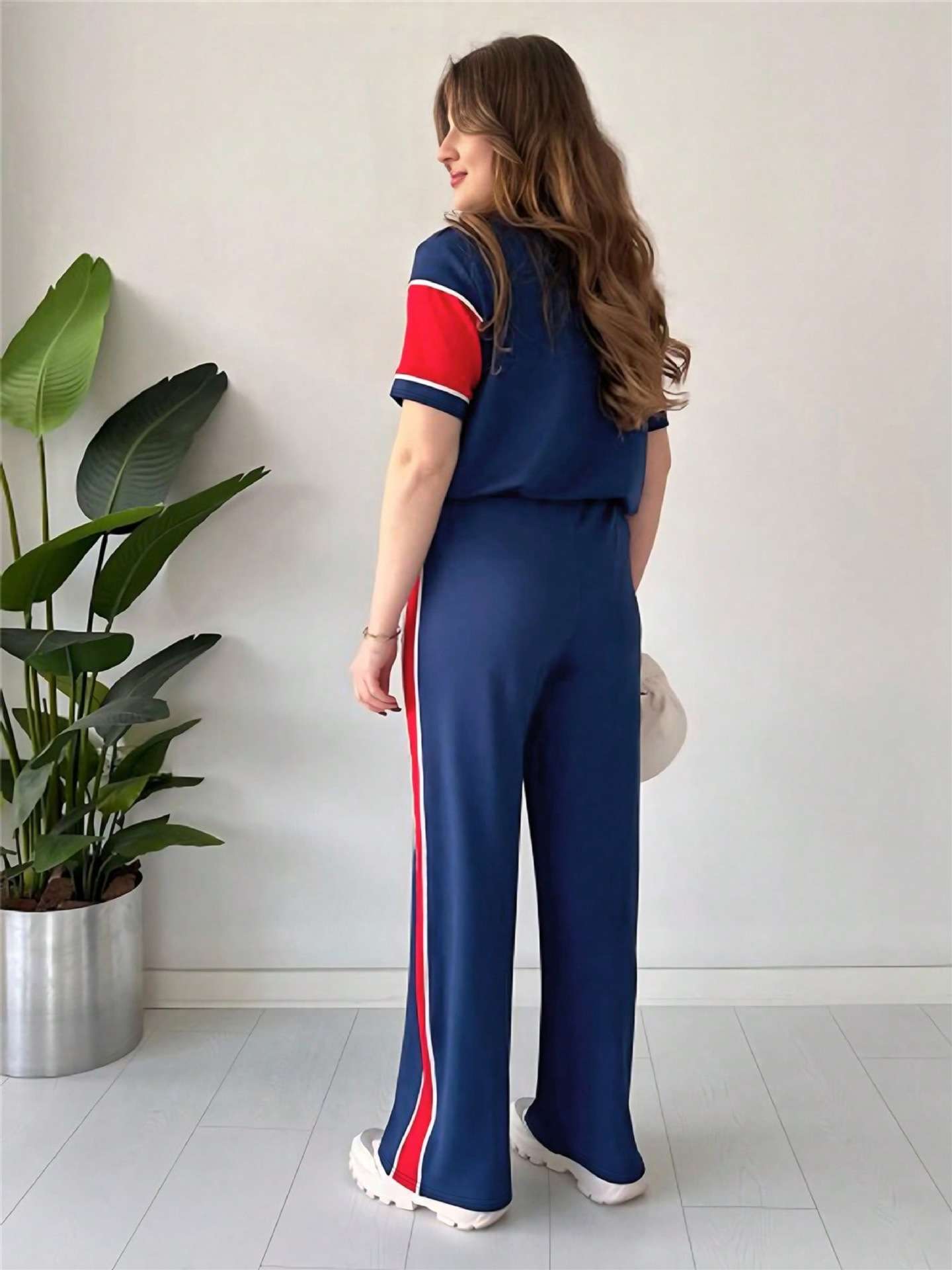 Casual Sportswear Set with  Top &amp; Matching Pants image 3