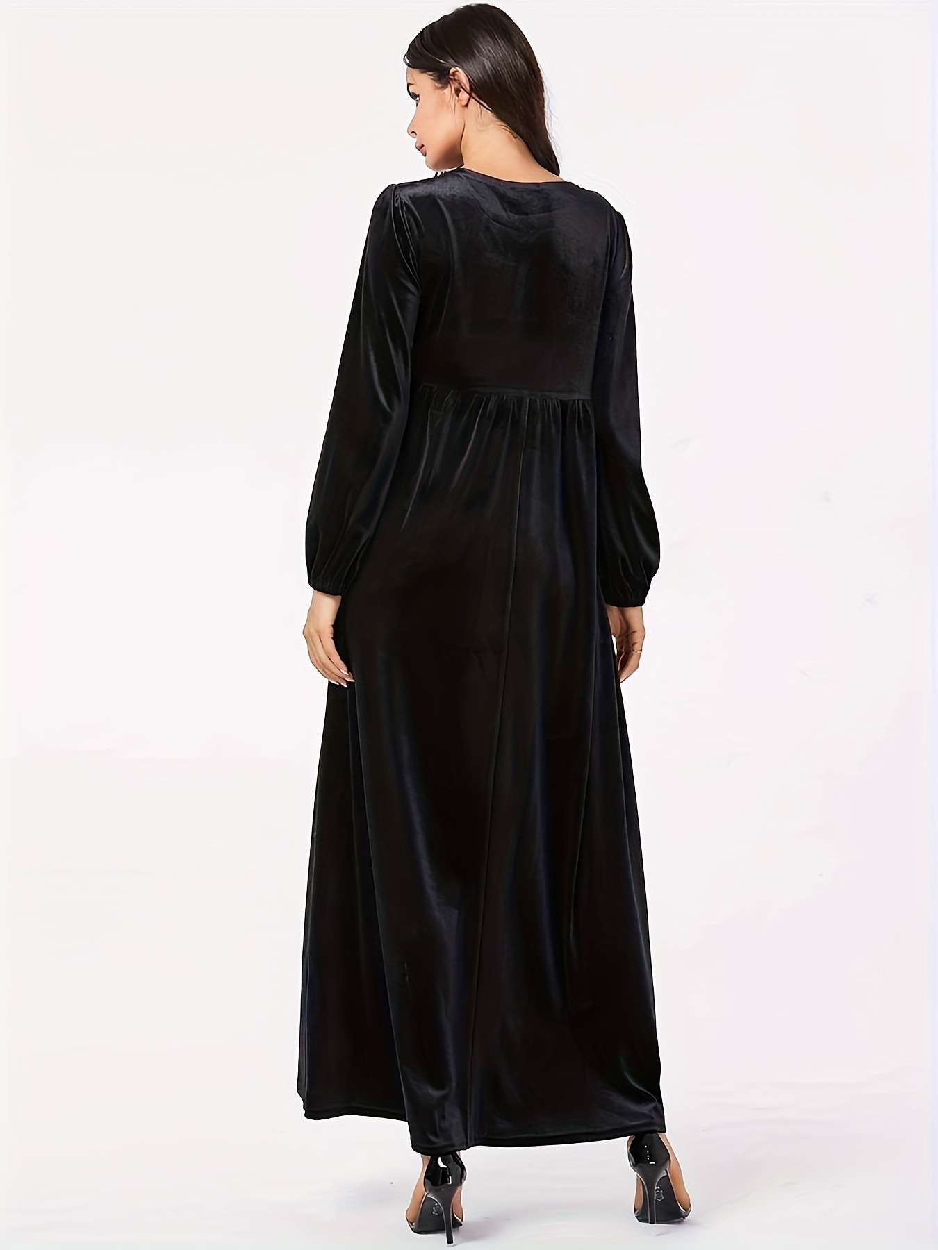 Maxi Dress with Puff Sleeves image 7