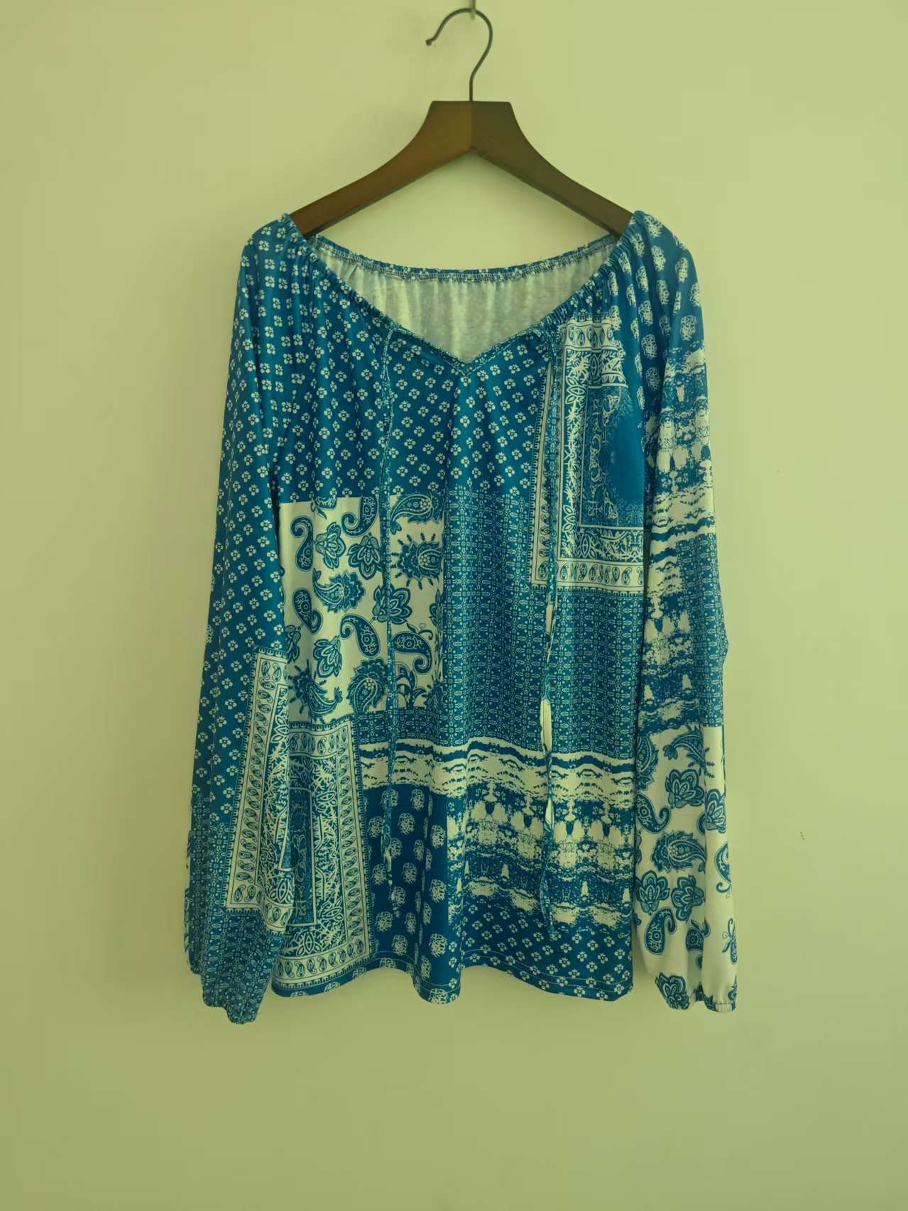Bohemian Style Patchwork Print Top - M, Blue image