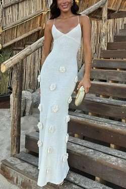 Elegant White Floral Maxi Dress image 2