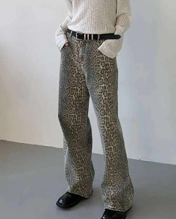 Vintage Leopard Print Wide-Leg Pants image 2