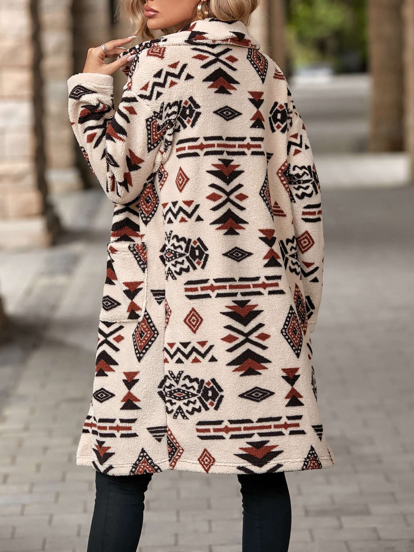 Geometric Pocketed Dropped Shoulder Coat image 3