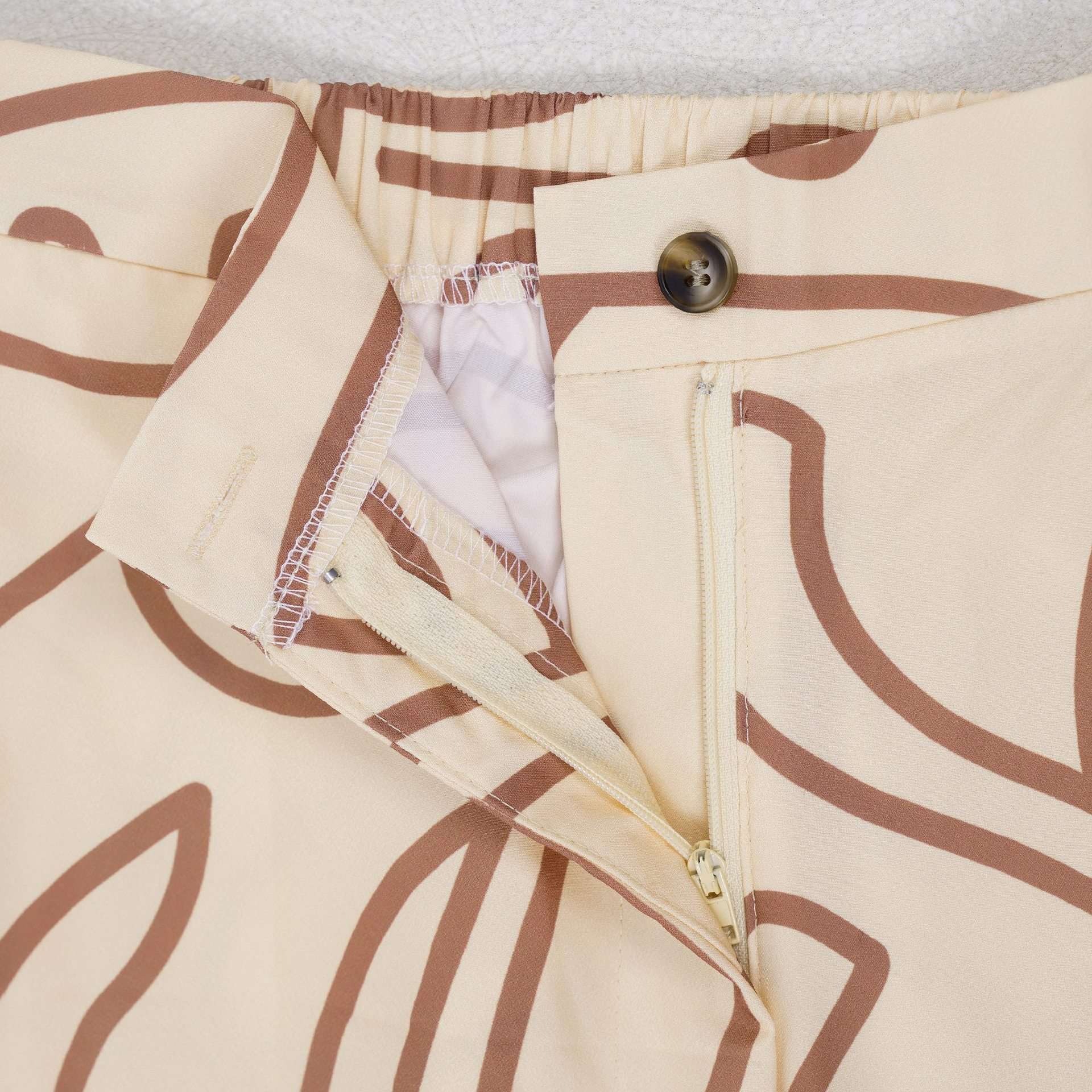 Abstract Pattern Set with Zipper Detail image 5