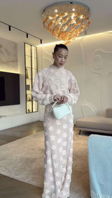 Elegant Textured 3D Floral Set - S, Beige image