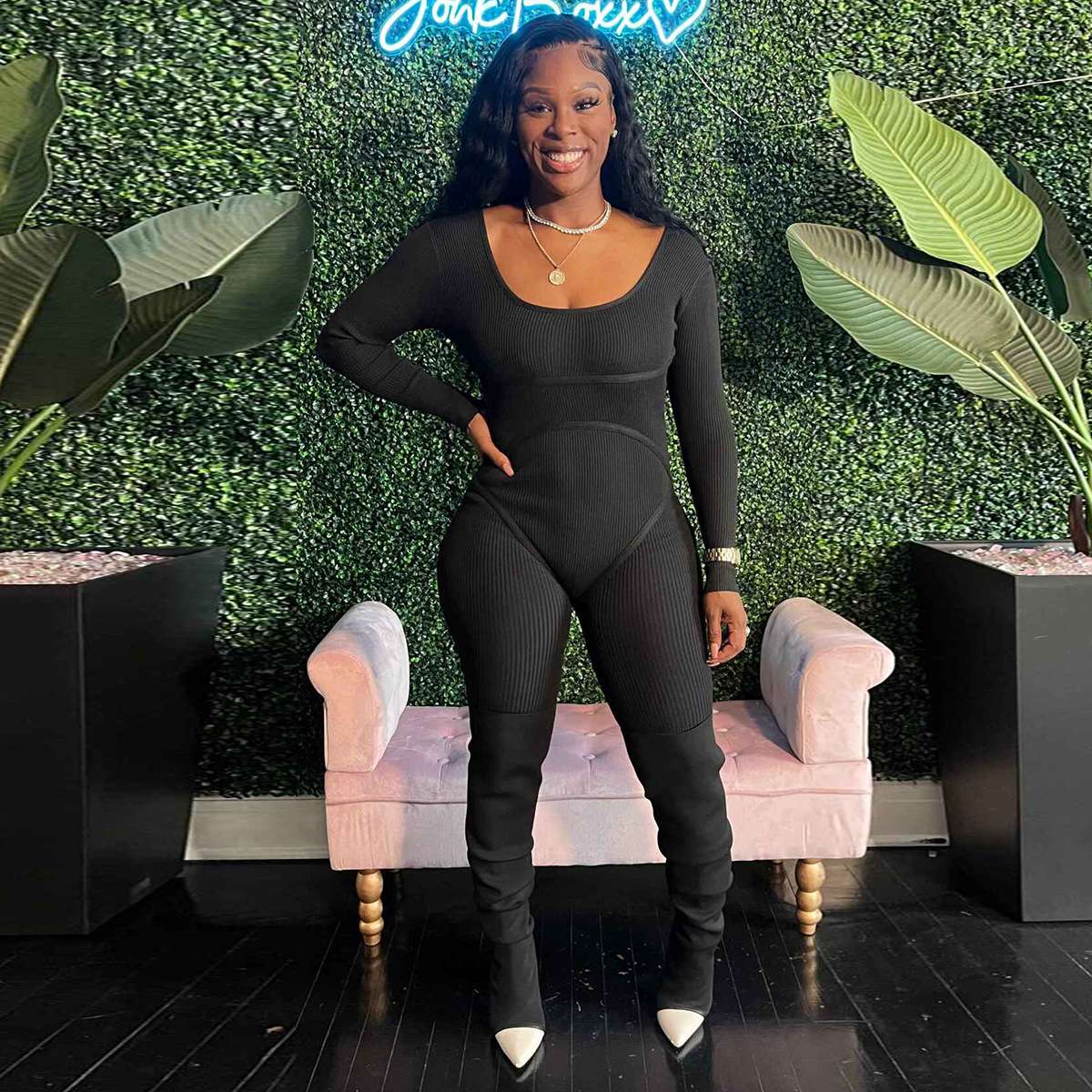 Elegant Ribbed Jumpsuit - S, Black image