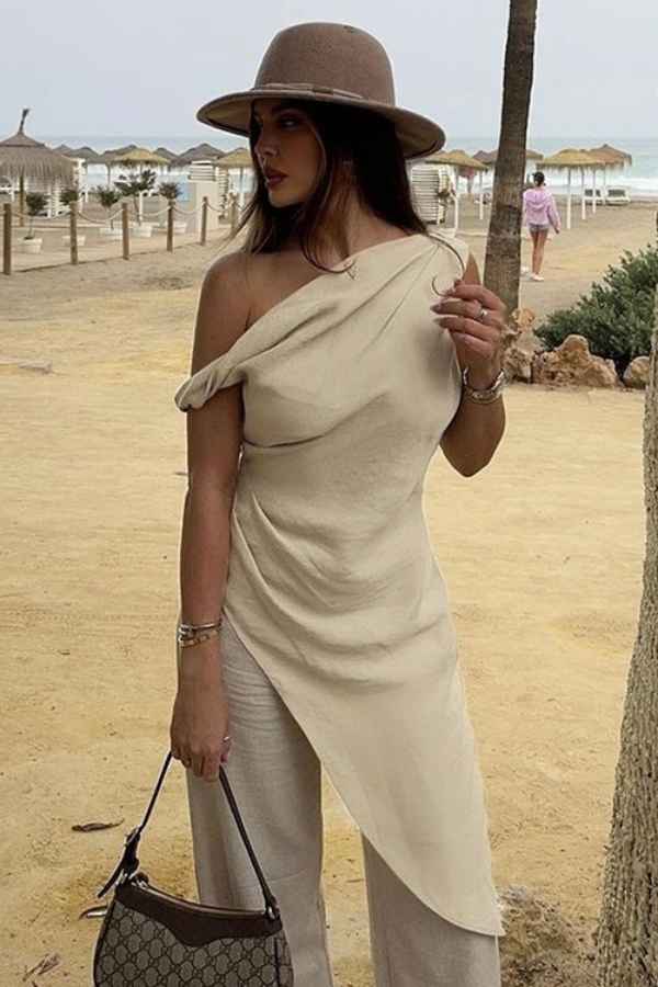 Sexy One Shoulder Asymmetric Cut Sleeveless Fashion Top image 1