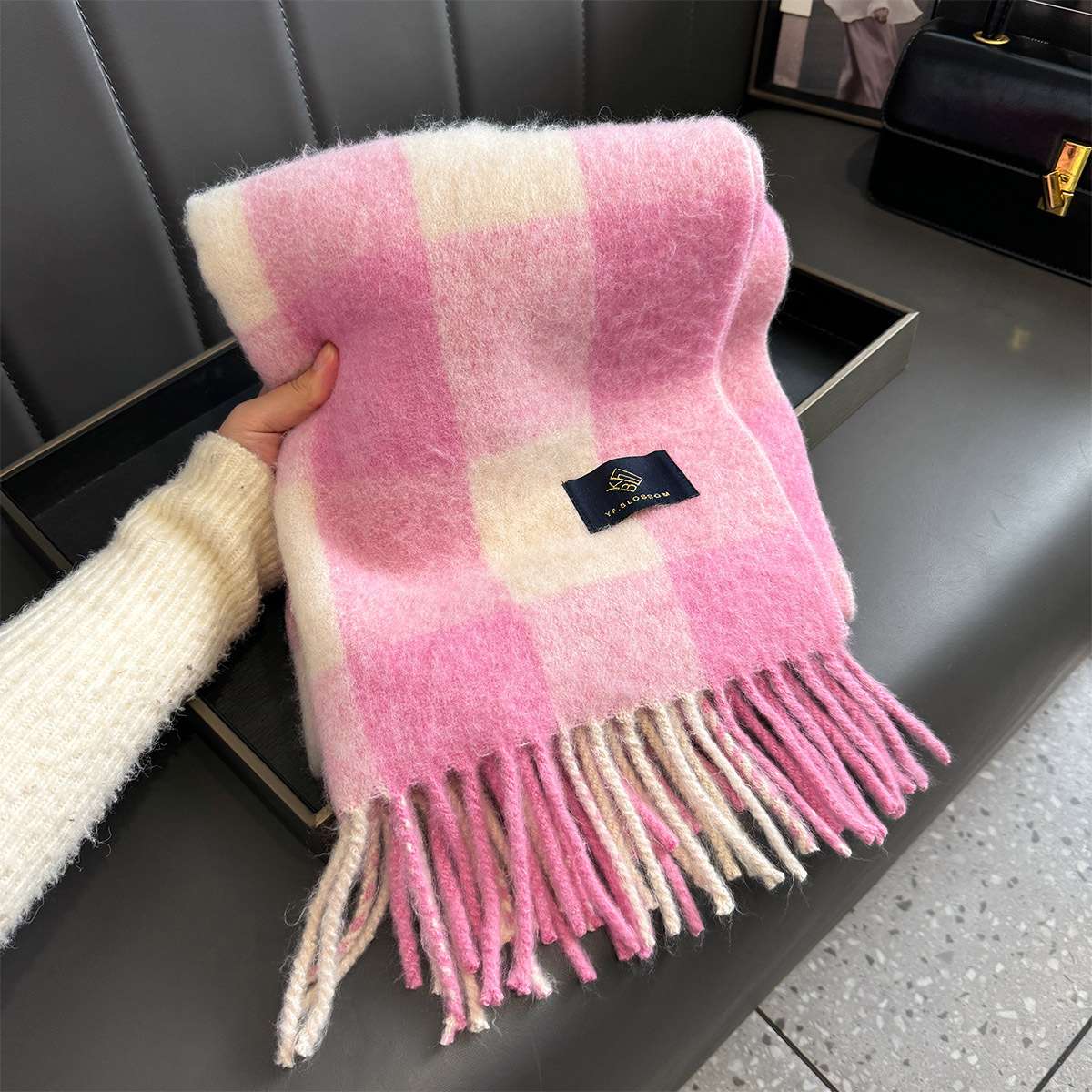 Women Checked Muffler With Fringes image 3