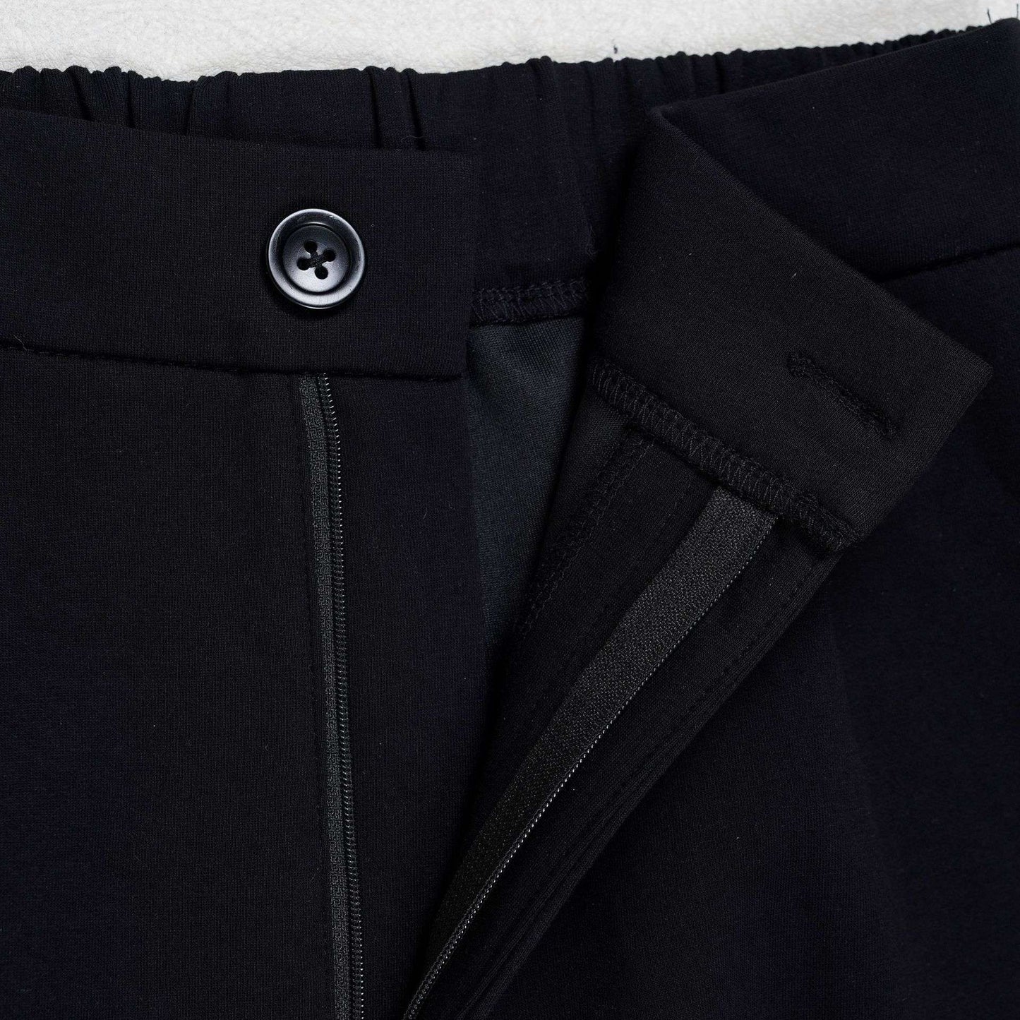 Elegant Suit with Contrast Lapel & Trousers image 7