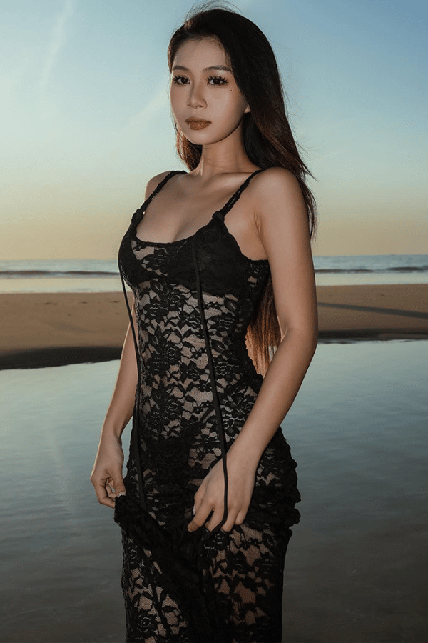 One-line Collar See-through Lace Slim Suspender Dress image 1