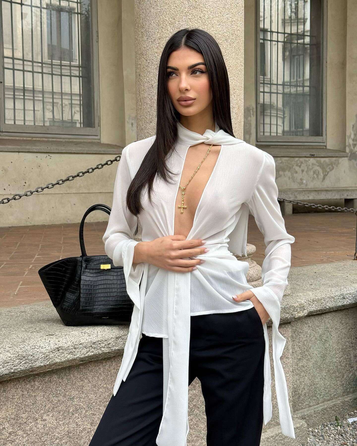 Elegant White Tie-Front Blouse image 1