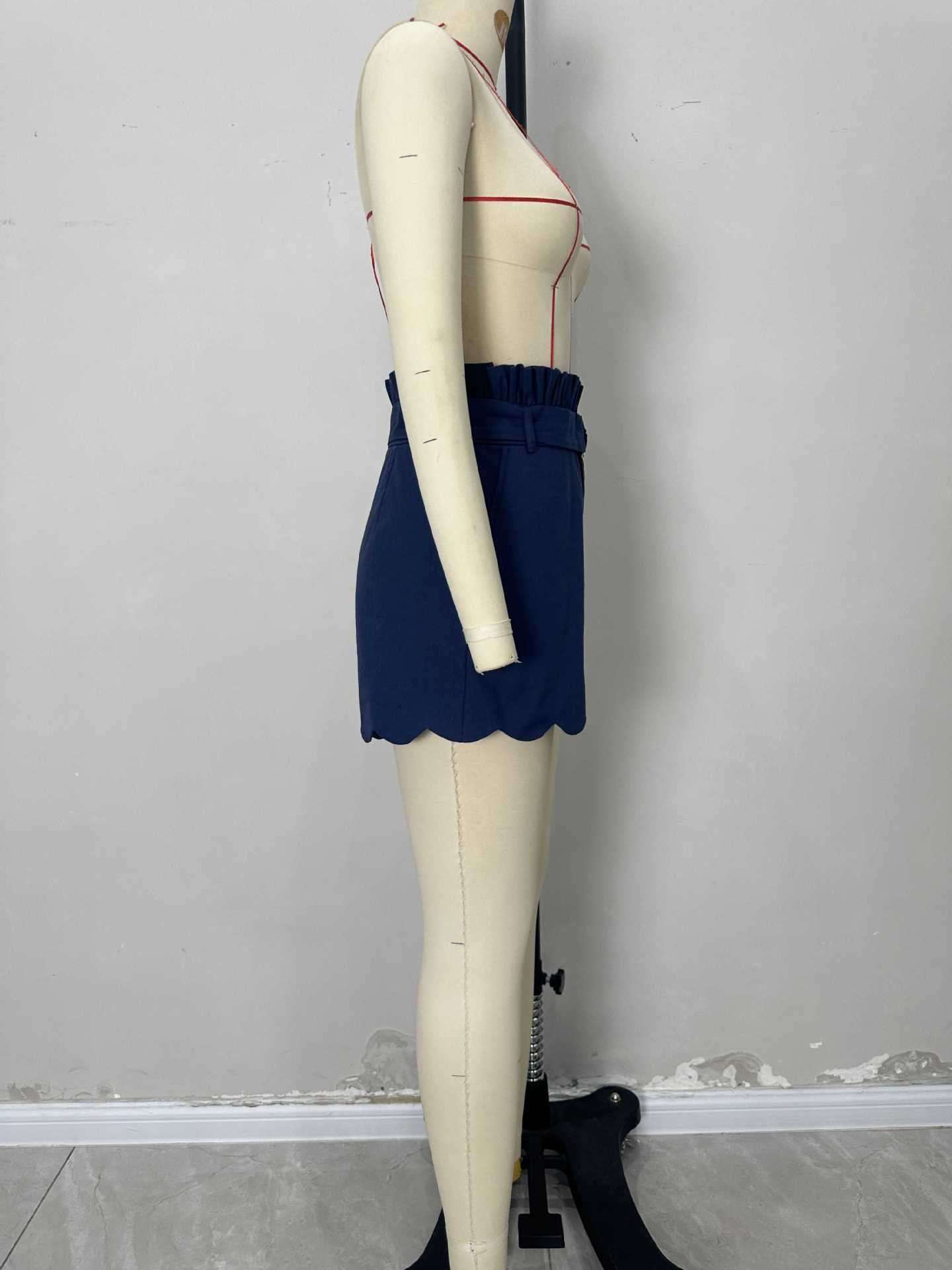 High-Waisted Paperbag Shorts with Scalloped Hem image 3