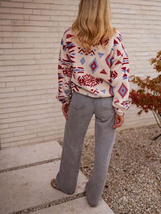 Cozy Geometric Pattern Fleece Pullover image 3