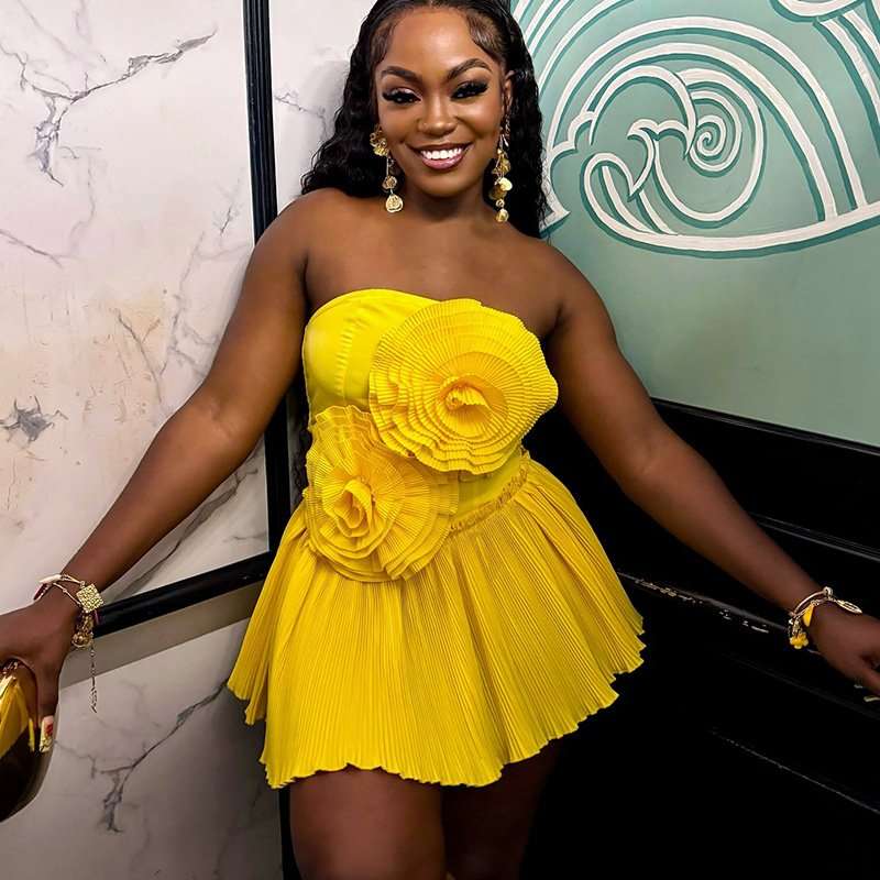 Strapless Mini Dress with Pleated Floral Appliqu? - M, Yellow image