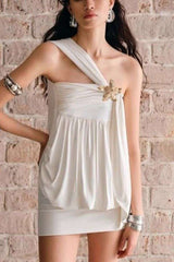 Elegant One-Shoulder Dress with Starfish Brooch Accent - L, White image