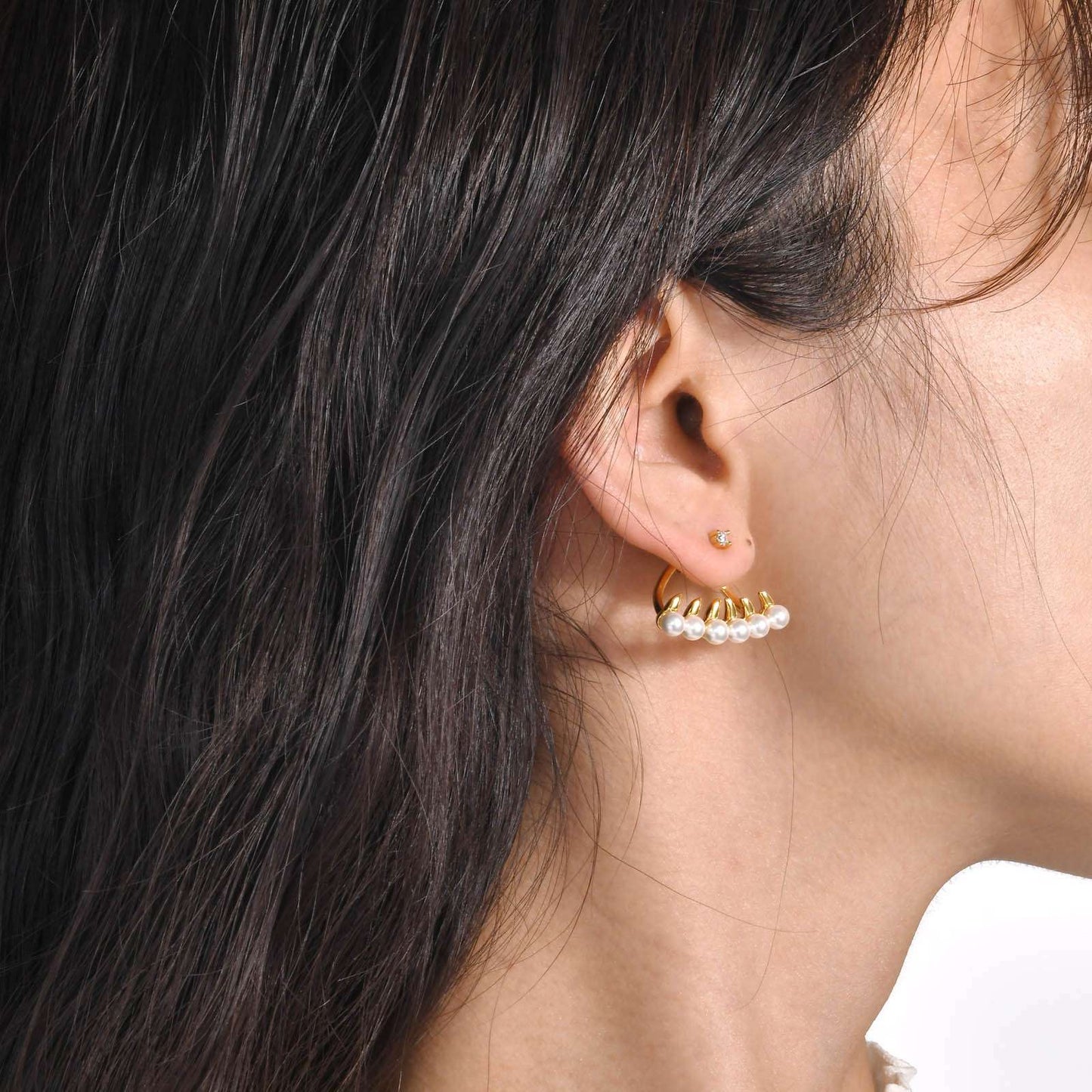 Elegant Gold and Pearl Hoop Earrings image 4