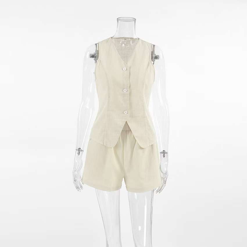 Elegant Sleeveless Suit image 1