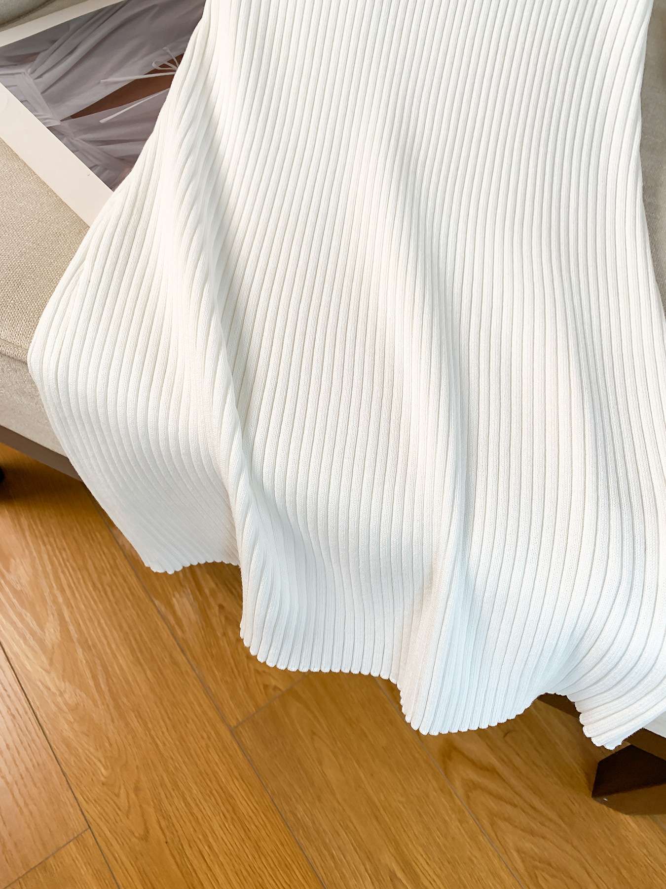 Sleeveless Ribbed Knit Mini Dress with Contrast Trim image 3