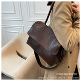 Elegant Croc-Pattern Shoulder Bag