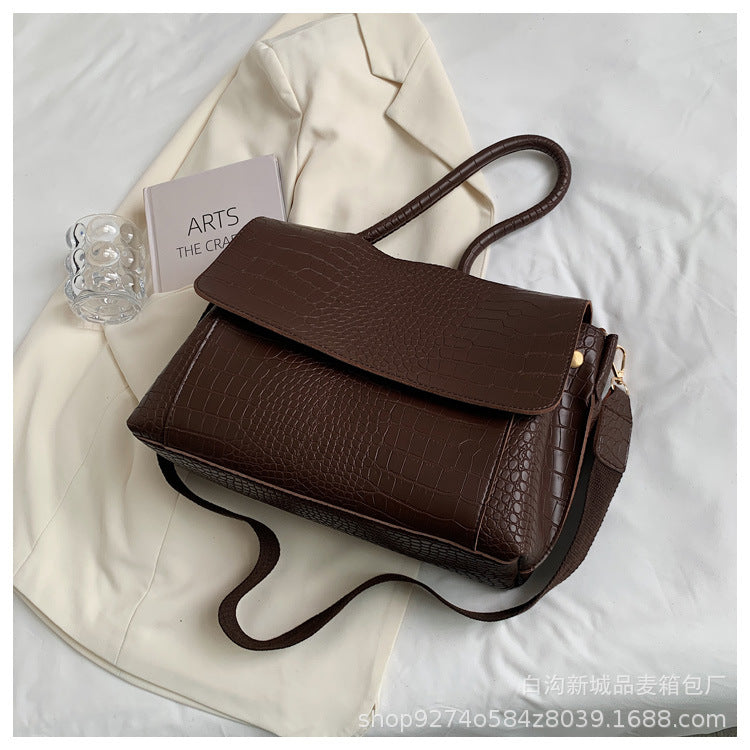 Elegant Croc-Pattern Shoulder Bag
