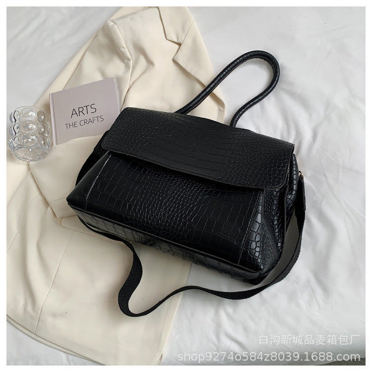 Elegant Croc-Pattern Shoulder Bag