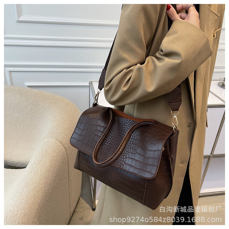 Elegant Croc-Pattern Shoulder Bag
