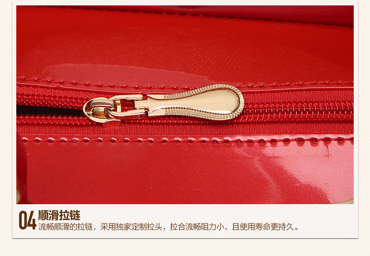 Elegant Handheld Tote with Metallic Handle