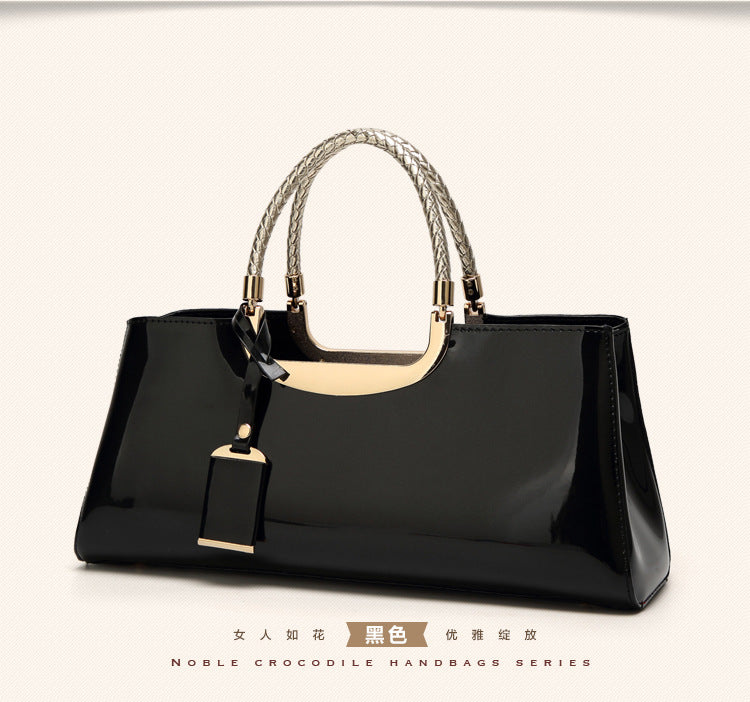 Elegant Handheld Tote with Metallic Handle