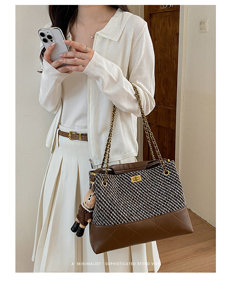 Woven Chain Strap Shoulder Bag