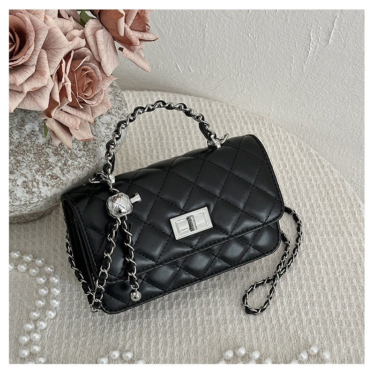 Women’s Quilted Chain Strap Shoulder Bag